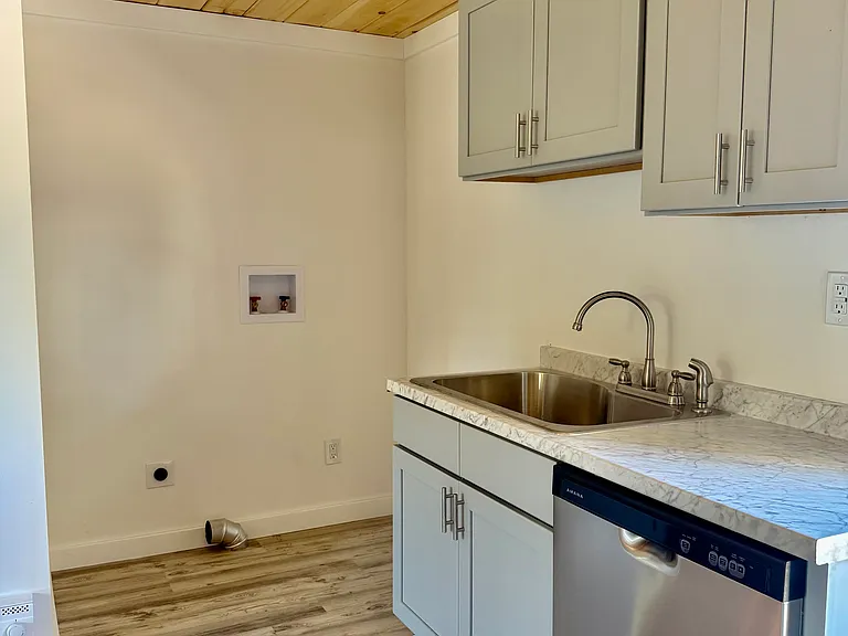 532 James St #3B — Photo 10