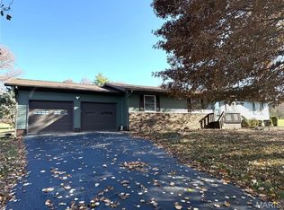 1458 N Carlyle Rd, Vandalia, IL 62471