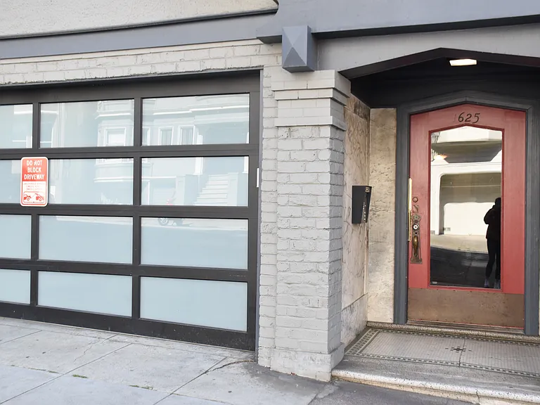 1625 Larkin St #F — Photo 16