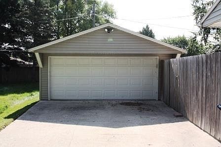 2nd image of 1629 Cherry Hills Dr
