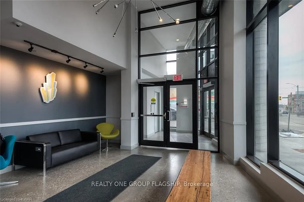 2 bed, $1,900 — Photo 4