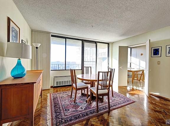 4th image of 200 Winston Dr APT 717