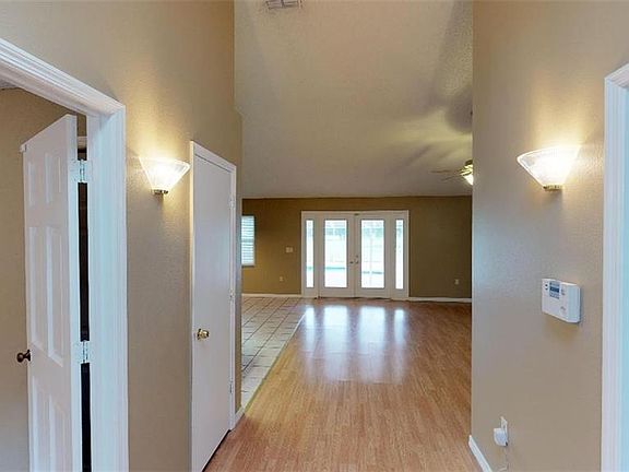 2nd image of 1121 Odoniel Loop S