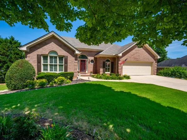 945 Knoll Crest Ct, Alpharetta, GA 30004