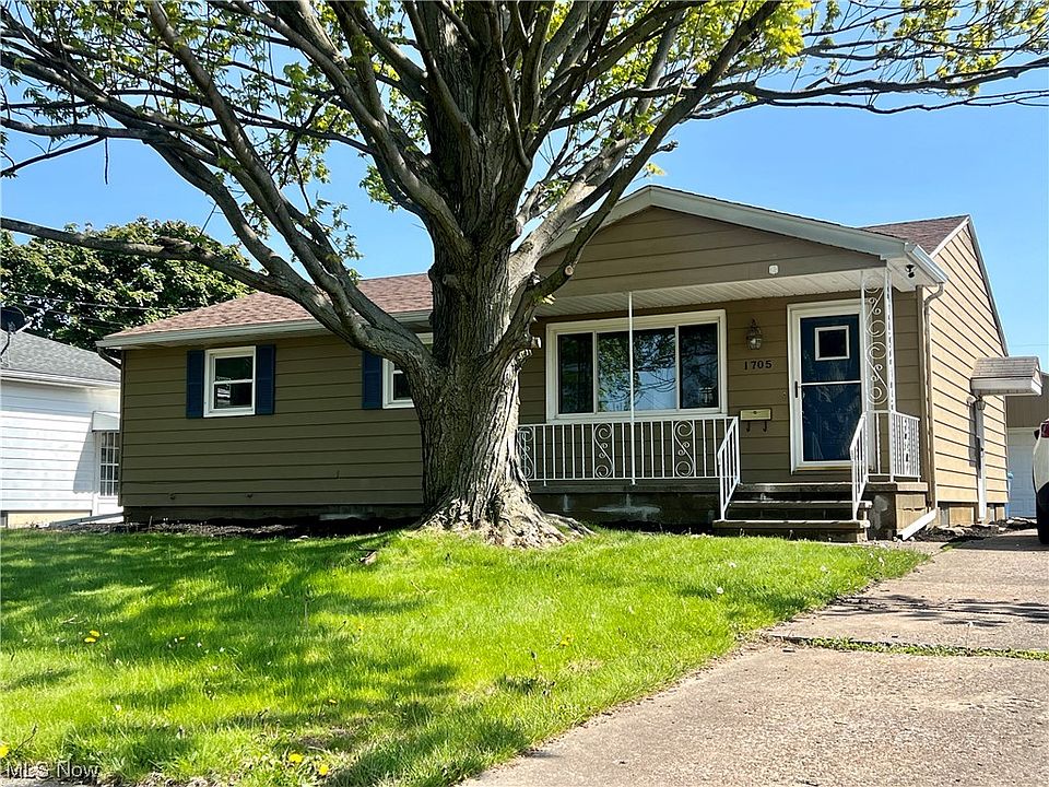 1st image of 1705 W 28th St