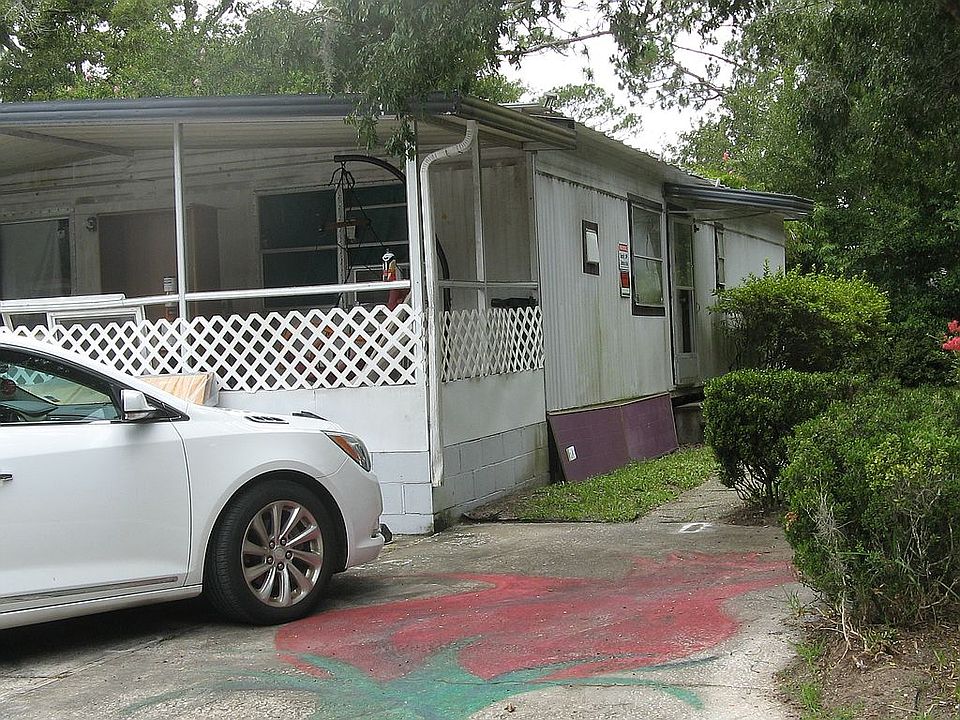 2nd image of 10902 Moorewood Dr