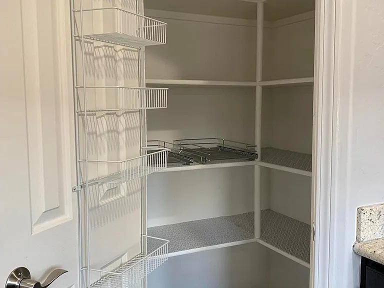 7810 N Highview — Photo 6