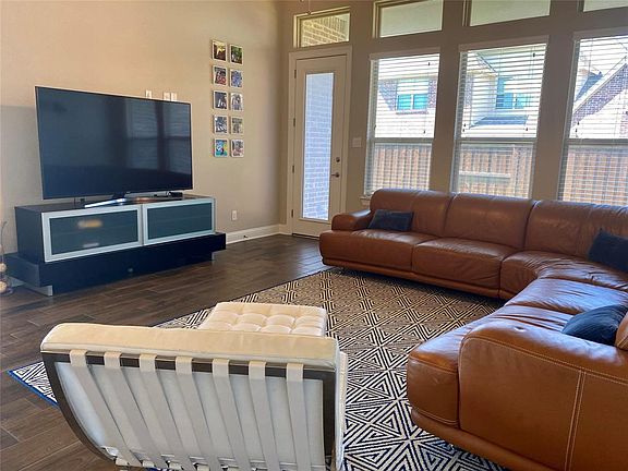 3rd image of 4950 Dolorosa Ln