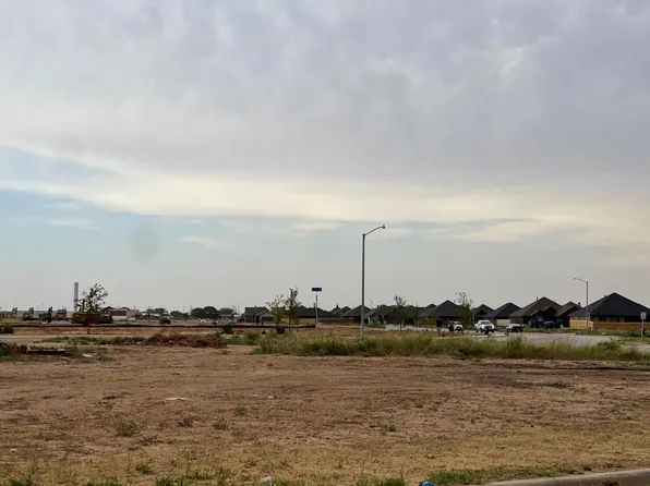 901 Preston Trl, Wolfforth, TX 79382