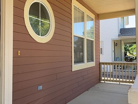 4th image of 2738 Port Place Dr