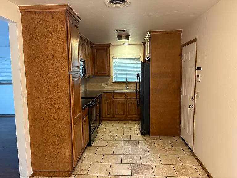 1904 Lanesboro Dr — Photo 21