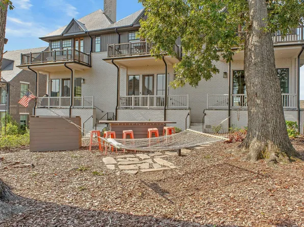 110 Glasgow Ln, Fayetteville, GA 30214