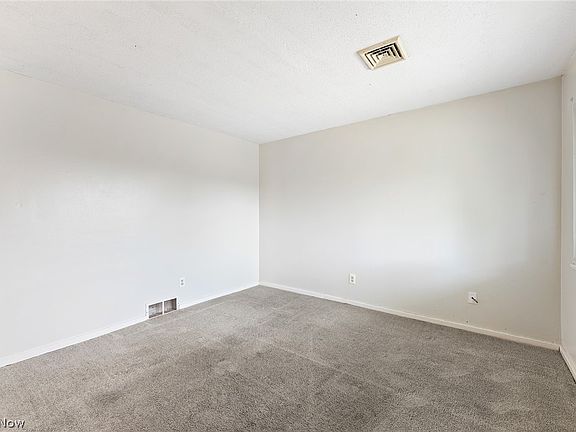 5th image of 2045-2047 SW 20th St SW