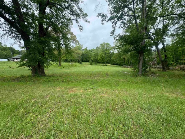 741 E Wilkins Rd, Gladewater, TX 75647