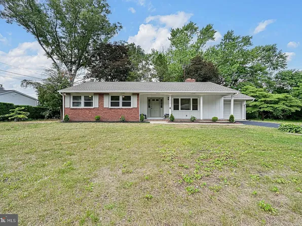 2526 Dahliadel Dr, Vineland, NJ 08361