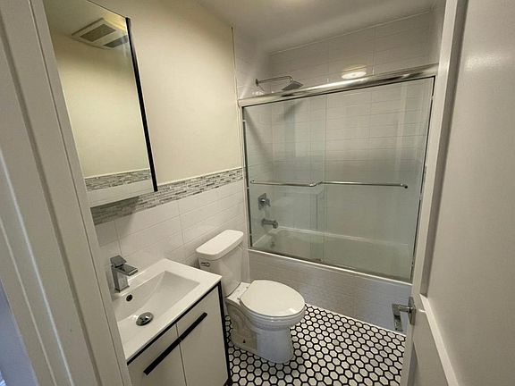 4th image of 340 Clifton Pl #3