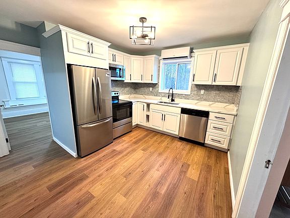 2nd image of 9 Idalla Ave