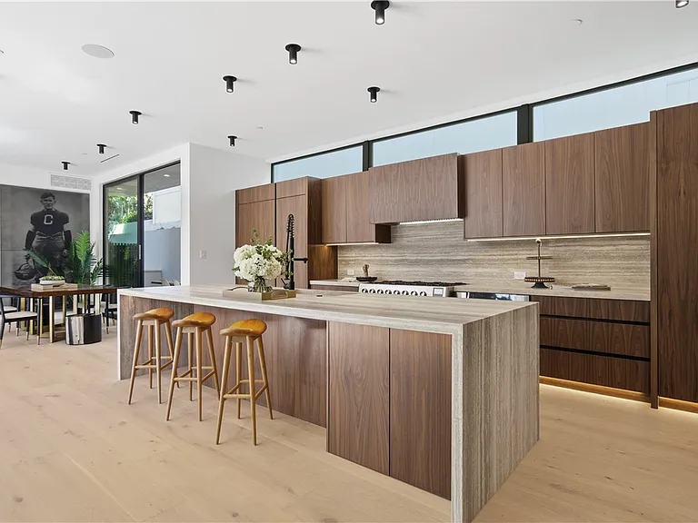 400 Heliotrope Ave — Photo 11