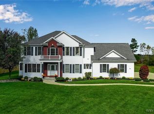 98 Brunck Rd, Lancaster, NY 14086