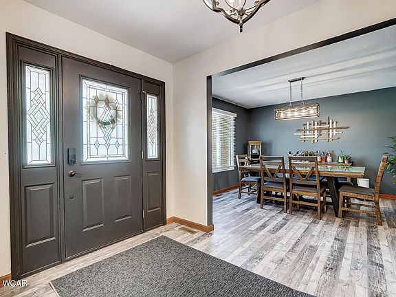 4th image of 1127 Charlotte Cir