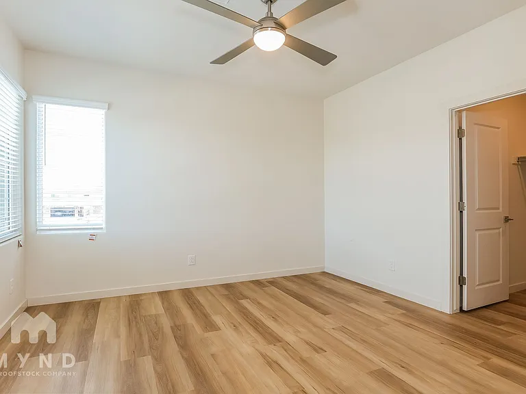 615 N Vine St — Photo 16