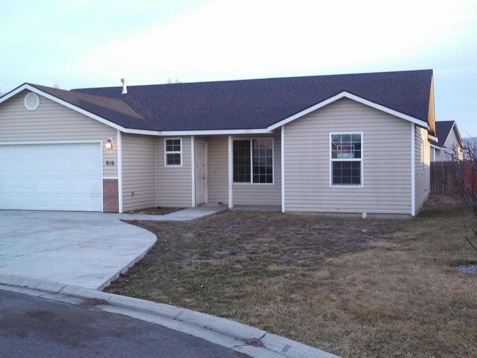 2nd image of 816 Esperanza Way