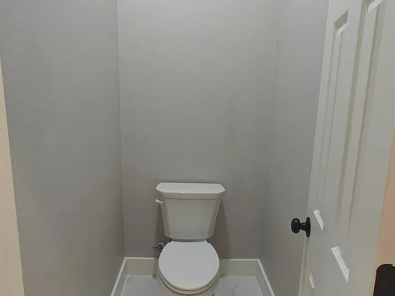 504 Center St — Photo 10