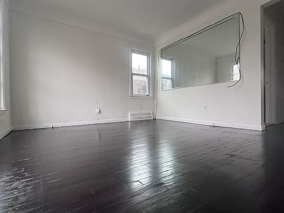 2nd image of 19346 Keystone St