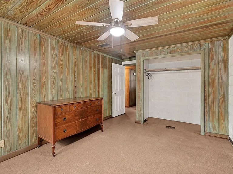 1601 Walnut Ave — Photo 5