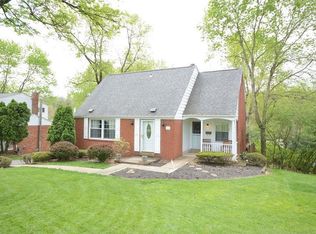 100 Woodlet Ln, Bethel Park, PA 15102
