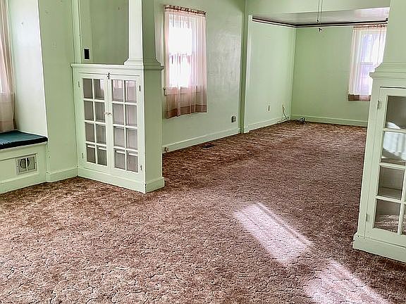 4th image of 238 Franklin St