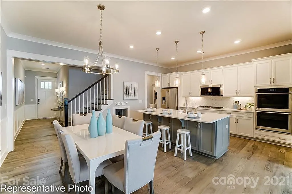 3 bed, 2.5 bath, 2131 sqft, $3,600 — Photo 4