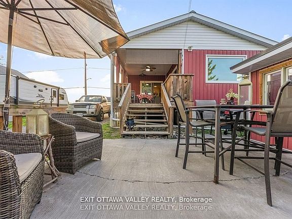 4th image of 44 Lacroix Bay Rd