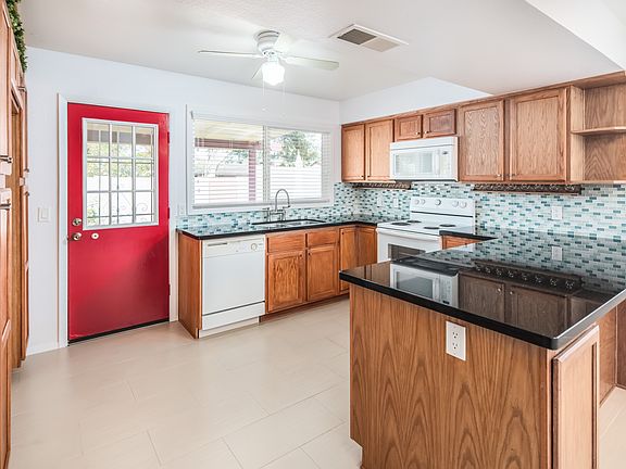 Kitchen -granite countertops