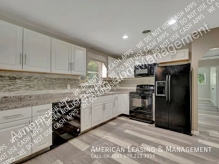 1301 Spring Lake Dr — Photo 5