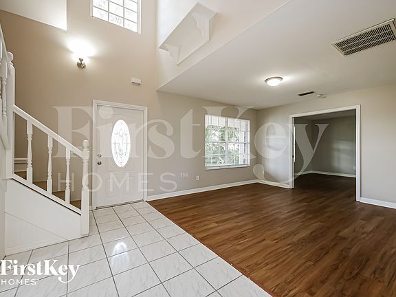 3rd image of 9264 Cypress Dr N