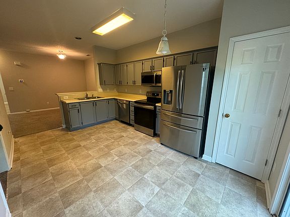 5th image of 6525 Clarksdale Ln