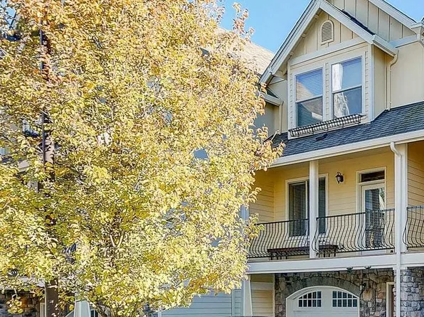 1940 NE 48th Way, Hillsboro, OR 97124