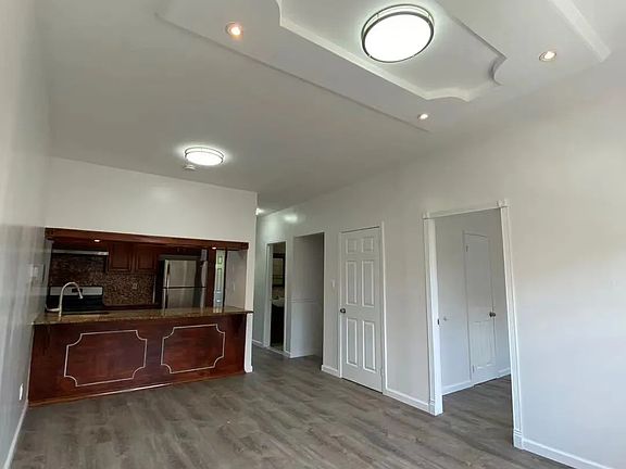 4th image of 1981 Belmont Ave #2