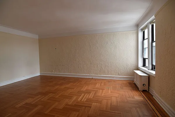 Rented by Zuz Realty | media 7