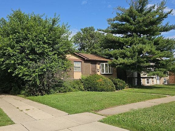 3rd image of 334 Prairie Ave