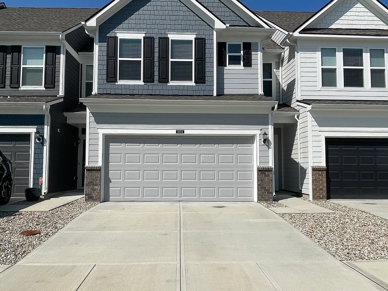 3 bed, 2.5 bath, 1854 sqft, $2,400 — Photo 1