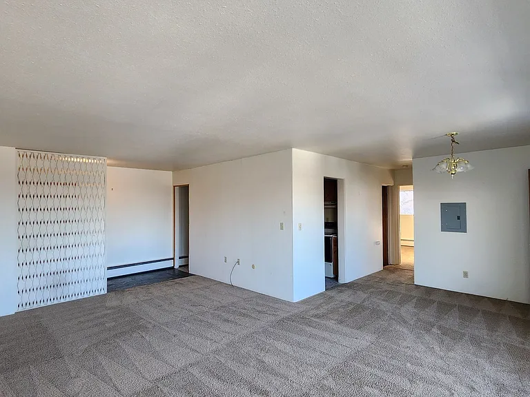 201 Whitaker Dr — Photo 6