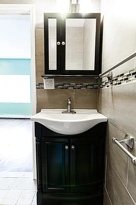 Rented by Nooklyn NYC LLC | media 44