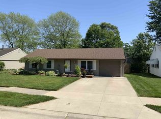 910 Applewood Rd, Fort Wayne, IN 46825