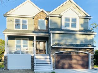 84 Tennyson Ave, Toms River, NJ