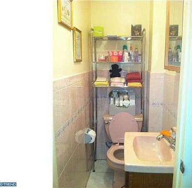 5th image of 8114 Buist Ave