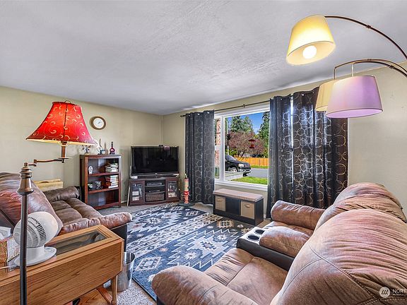 3rd image of 14222 57th Avenue NE