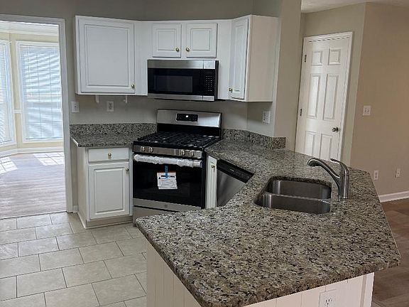 5th image of 206 Park Forest Way NW