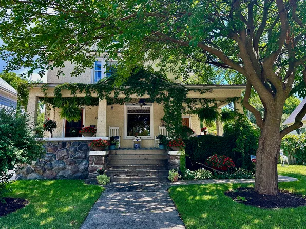 603 N Division St, Harvard, IL 60033